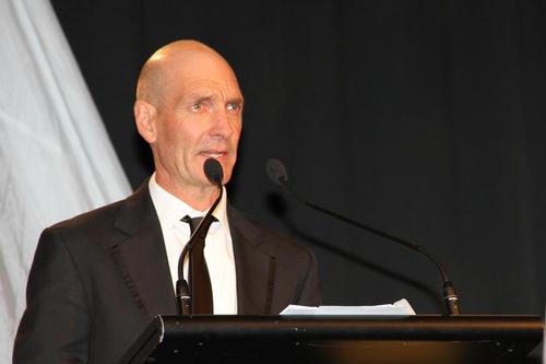 David Barnes addresses the audience  © Richard Gladwell www.photosport.co.nz